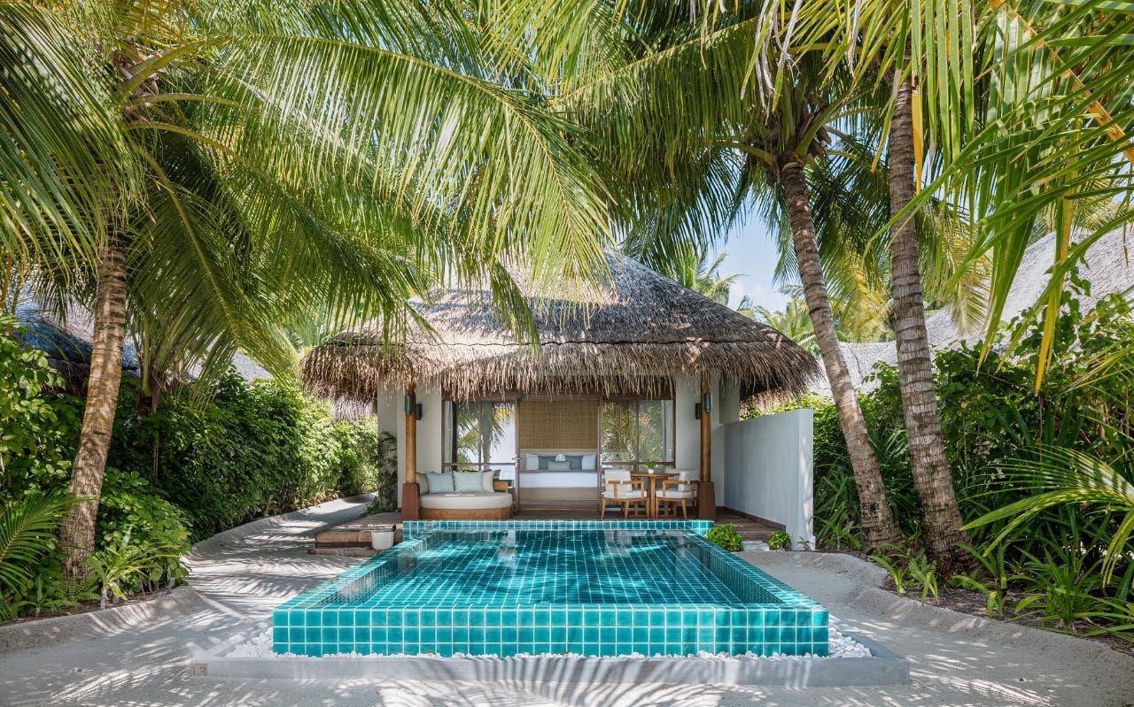 Deluxe Beach Bungalow with Pool, Huvafen Fushi Maldives